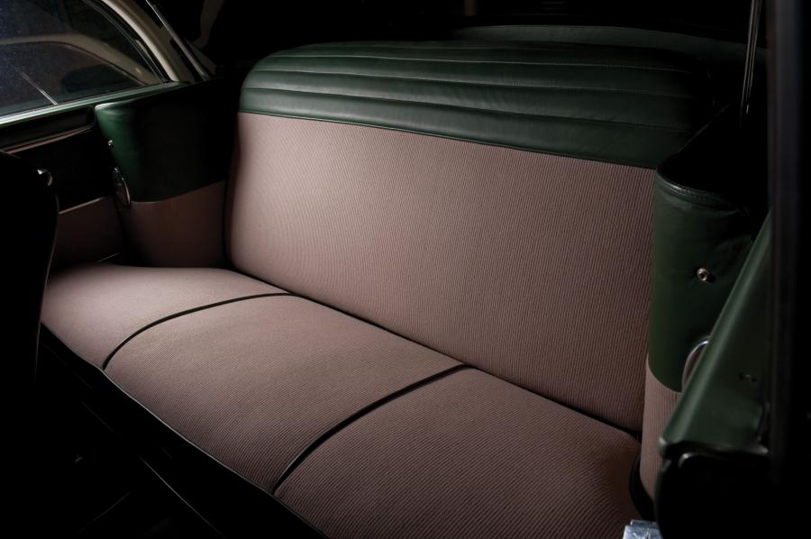 Интерьер Chrysler Town & Country Convertible (C46N) 1949 года  (фото 37 из 41)
